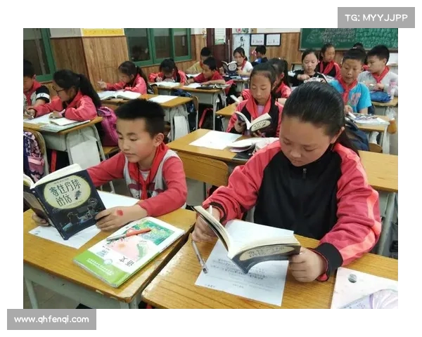 米卢与中国足球的缘分：从历史见证者到精神导师的转变与影响